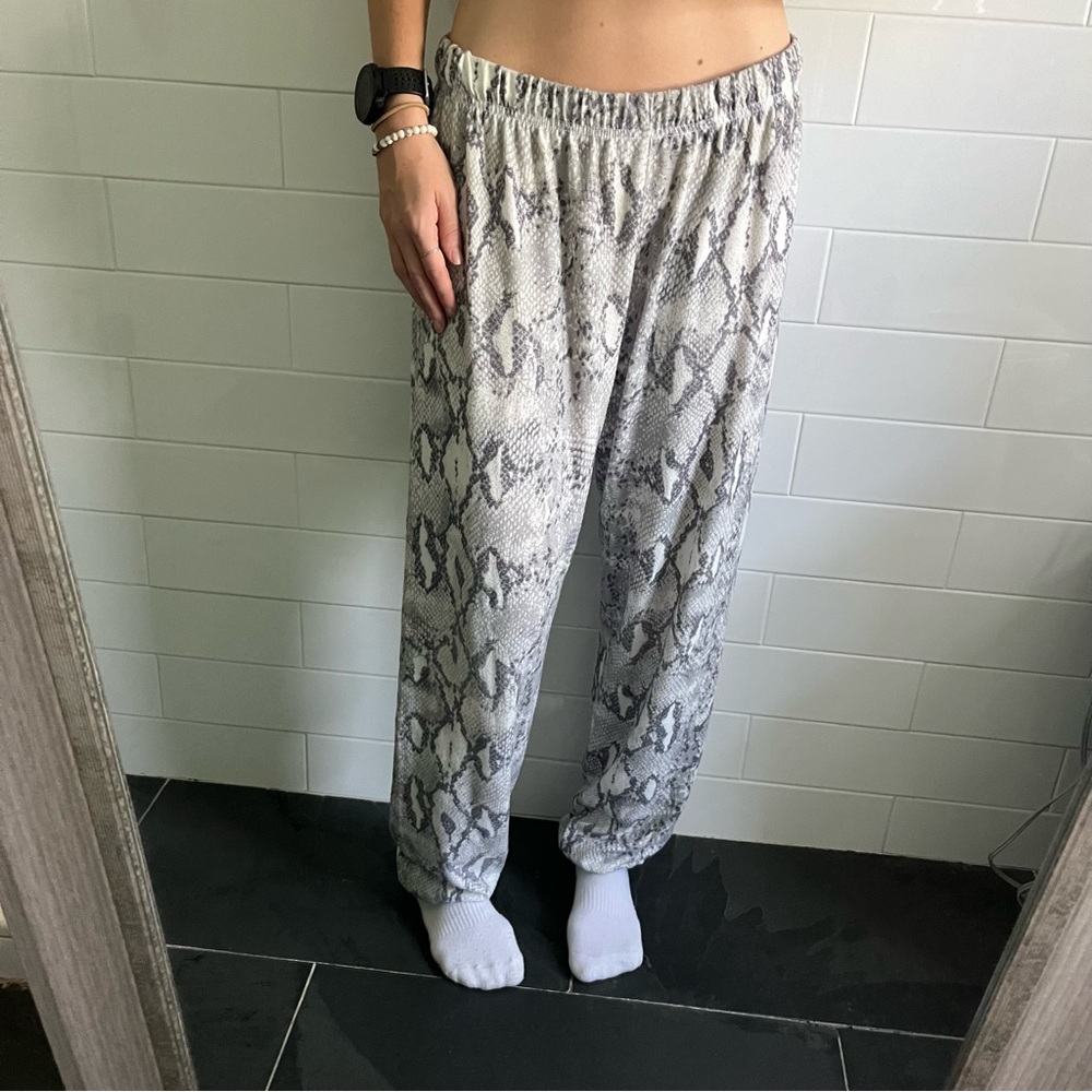 Michael Lauren Oversized Sweatpants Grey Snake Print Tapered Jogger